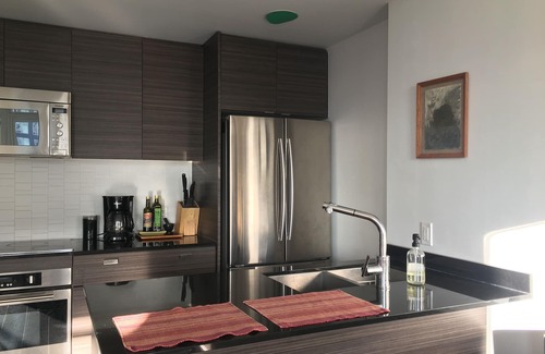 Connaught Apartment | Beautiful Apartment near 17th Avenue