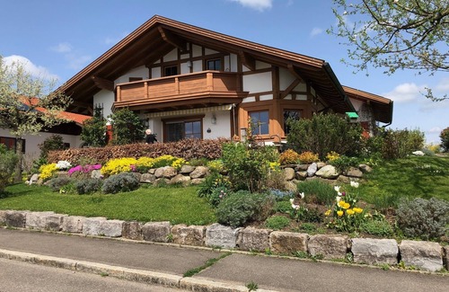 Eglofs Apartment | Beautiful apartment with terrace and alpine view for 2-4 persons.