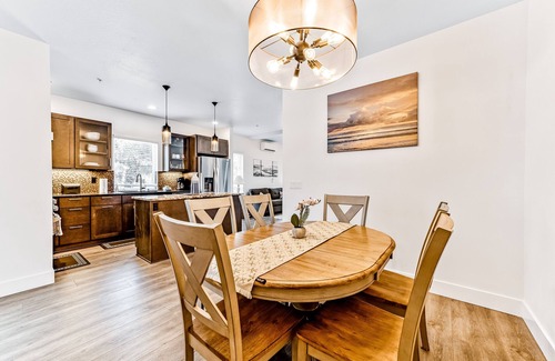 Gold Beach Apartment | Beautiful apartments with fireplace, partial ocean views, washer/dryer, grill