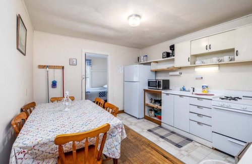 Inlet Cottage | Beautiful Artisan Crafted House Just Steps Away from the Beautiful 4th Lake!