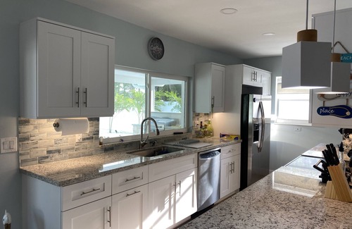 Pompano Beach House | Beautiful Backyard with BBQ area and Swimming Pool