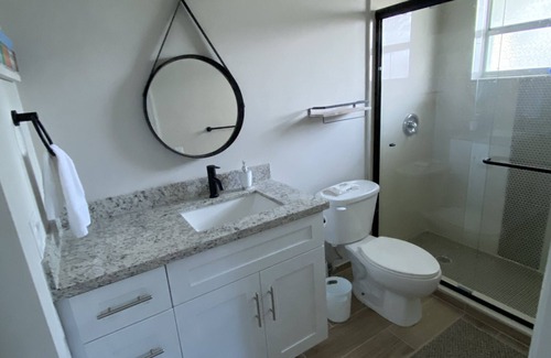 Pompano Beach House | Beautiful Backyard with BBQ area and Swimming Pool