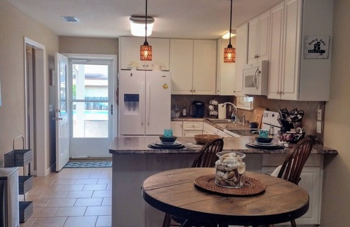 Holiday Beach House | Beautiful Beach house by boat ramp, Boat Parking ,POOL , large home & Garage