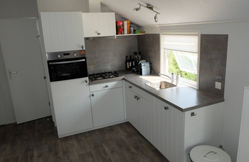 Renesse Ski Chalet | Beautiful beach lodge at the Julianahoeve campsite 300 meters from the beach