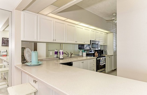 Longboat Key Condo | Beautiful Beachplace - 1135 Gulf of Mexico Drive
