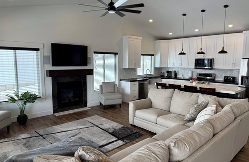 Sweetwater House | Beautiful Bear Lake Getaway!