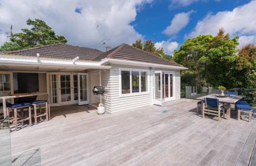 Birkenhead House | Beautiful Birkenhead Home (Furnished Rentals)