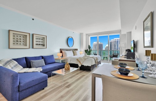 Coconut Grove Apartment | Beautiful Blue Gold Studio Ocean View