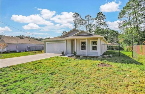 Indian Trails House | Beautiful Bracken Lane Bungalow