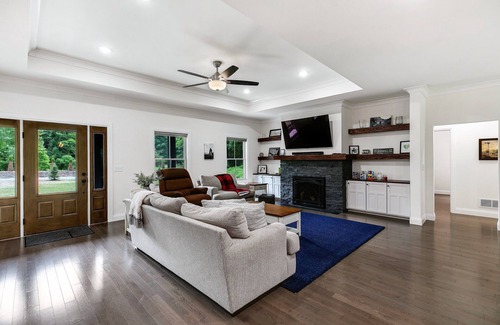 Saratoga Springs House | Beautiful Brand New 4- Bedroom Saratoga Springs Home - PRIVATE 2+ Acres