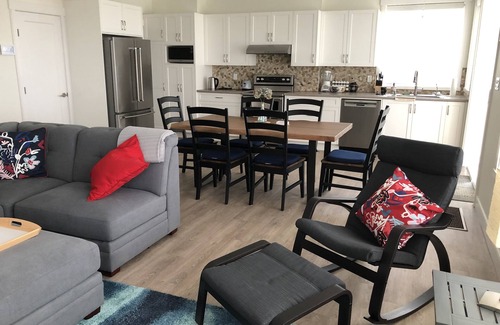 Courtenay House | Beautiful Brand New Oceanfront Home - Comox Valley