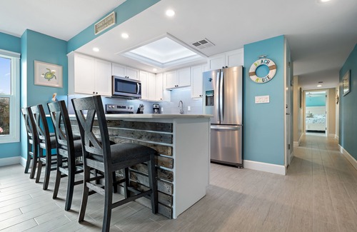 Stuart Condo | Beautiful bright, updated 2 bedroom, 2 bath oceanfront condo spectacular views!