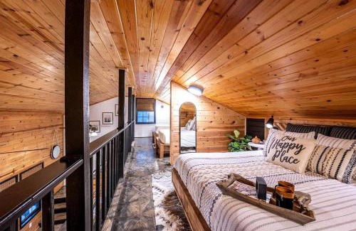 Broken Bow House | Beautiful Broken Bow Cabin with Private River Access