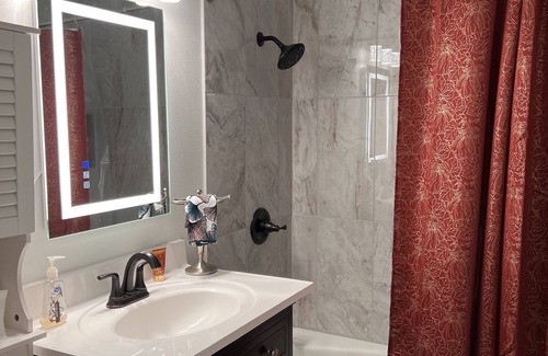 Hillsboro House | Beautiful bungalow with fenced patio space and private hotub