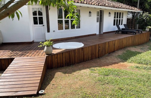 Calima Cottage | Beautiful cabin just steps from Lake Calima, ideal for couples.