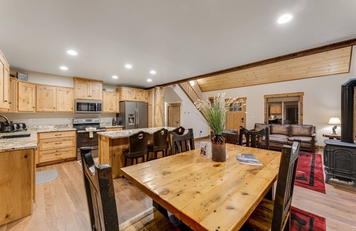 Bigfork House | Beautiful cabin overlooking Swan Lake with 2-level deck, fireplace & firepit