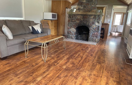 Sylvan Lake Cabin | Beautiful Cabin Steps Away From The Beach