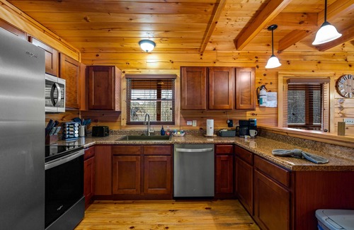 Sevierville Cabin | Beautiful cabin with Hot Tub & Games – November & Holiday Dates Available!