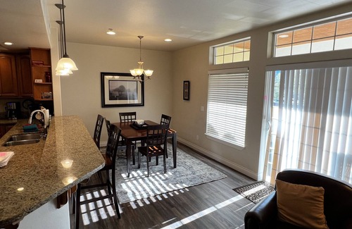 Leavenworth Condo | Beautiful central downtown condo close to everything! Sun&Ski Condo