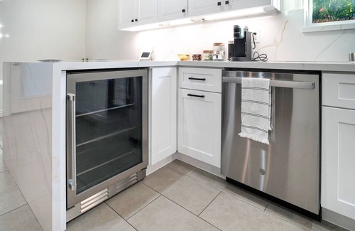 Baldwin Park House | Beautiful & Centrally Located close to everything 3- bedroom home, AC, WiFi