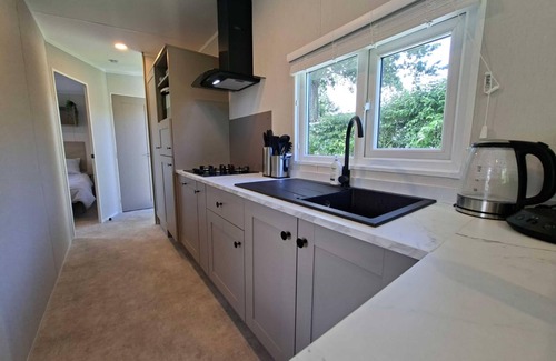 Goedereede Ski Chalet | Beautiful chalet near the beach, next to the sea