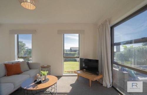 Rothesay Bay House | Beautiful Coastal Home Rothesay Bay