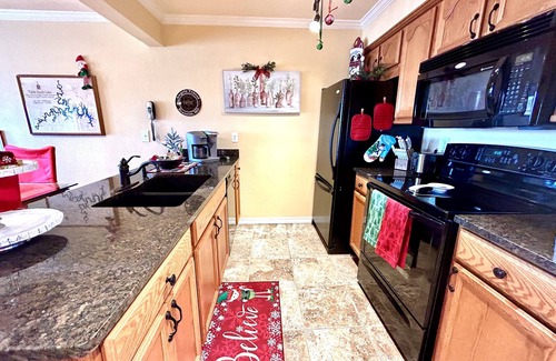 Indian Point Condo | Beautiful Condo: Celebrate holidays in Branson, 1 mi to SDC, awesome Lake Views,