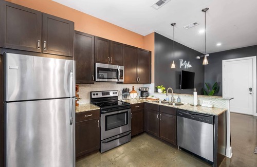 West End Condo | Beautiful Condo for 4, Mins to Nashville Nightlife