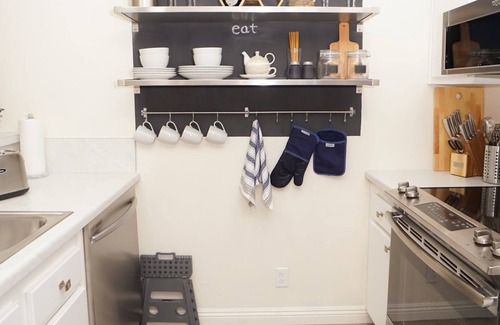 Belmont Heights Condo | Beautiful condo located less than one mile to beach and trendy Belmont Shore.