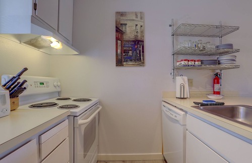 Hood River Condo | Beautiful Condo, River Views, Steps to Downtown, Heart of Hood River