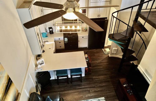 Show Low Condo | Beautiful Condo Upstairs 2BD/2BA - Travel Nurses by Hospital - W/D in unit!