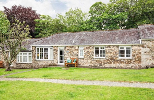 Truro House | Beautiful Cottage nr Perranporth, Private Parking