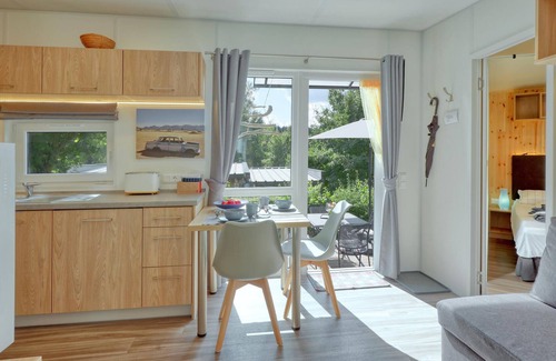 Wemding House | Beautiful cottage in excellent location overlooking the forest lake.