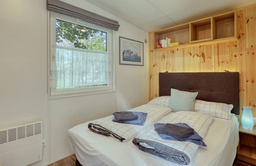 Wemding House | Beautiful cottage in excellent location overlooking the forest lake.