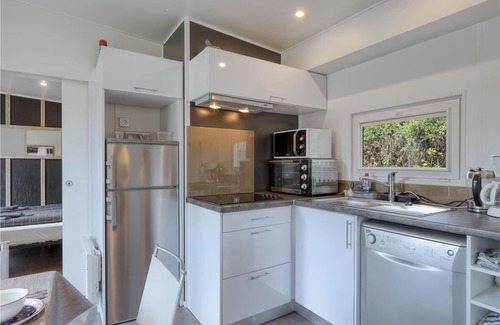 Wemding House | Beautiful cottage in excellent location on the lake.