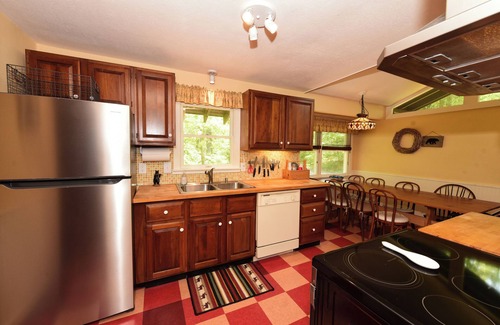 Silver Lake House | *Beautiful Cottage Just a "Stones Throw" from Beautiful Silver Lake