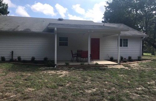 Hawkins House | Beautiful Country Home in the Woods