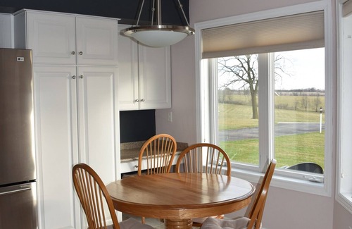 Mount Horeb House | Beautiful Country Home- Sleeps 8