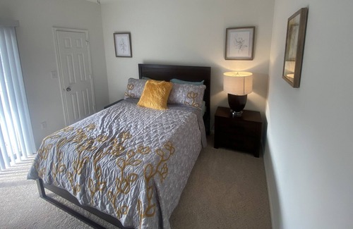 Shady Acres Apartment | Beautiful & Cozy 2Bed/2Batg in The Heights