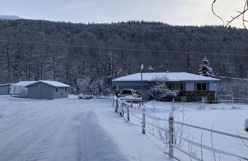 Anchorage House | Beautiful, Cozy and Comfortable Alaskan Home. 2 bedroom with queen beds /1 bath.