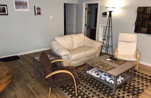 Anchorage House | Beautiful, Cozy and Comfortable Alaskan Home. 2 bedroom with queen beds /1 bath.