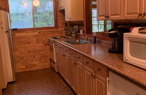 Victoria Beach Cottage | Beautiful cozy log cabin