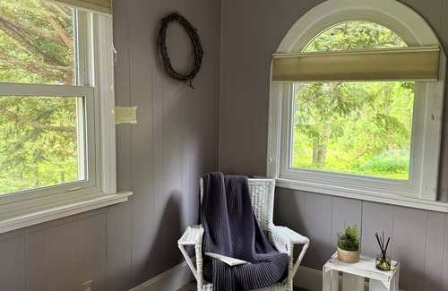 Galesville House | Beautiful Cozy Lake House on 2 & 1/2 acres!