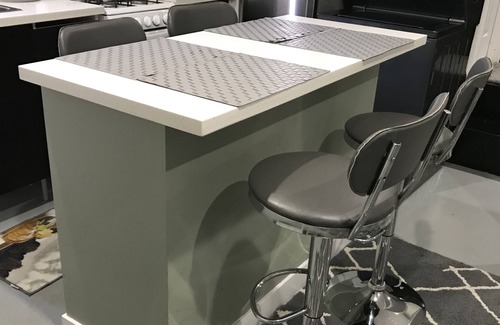 Gardena Apartment | Beautiful & Cozy LOfT/SpaceX, Beaches.