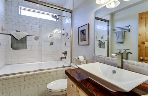 Hood River House | Beautiful Creekside DT Hood River Home, balcony w/River Views, walk to town