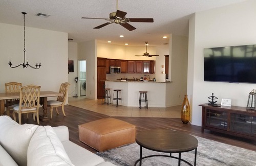 Virginia Trace House | Beautiful designer home at Virginia Trace, Lake Sumter's Landing