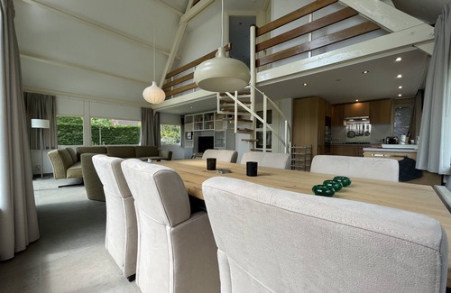 Scharendijke House | Beautiful detached bungalow with private pool and a large,