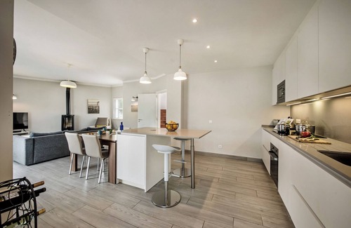 Porto de Mos Villa | Beautiful Detached Villa, 10 Minutes Walk From Porto Do Mos Beach