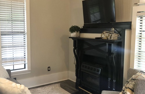 Van Alstyne House | Beautiful Durning House Cottage