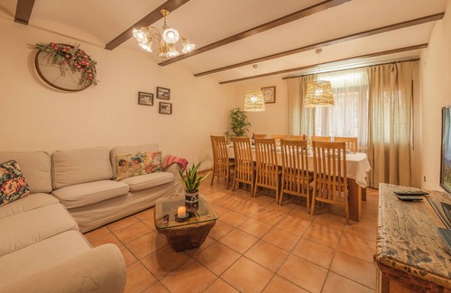Sant Esteve de Llemena Cottage | Beautiful house in a privileged environment with large garden and pool
